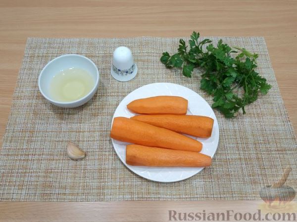Жареная морковь с зеленью и чесноком